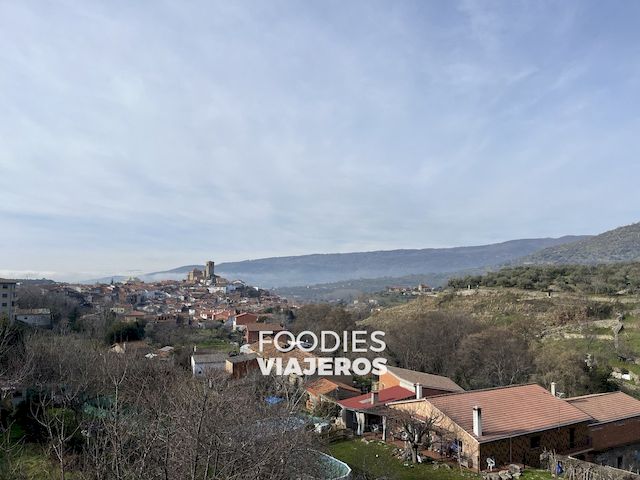 Vue d'Hervás depuis le pont de fer