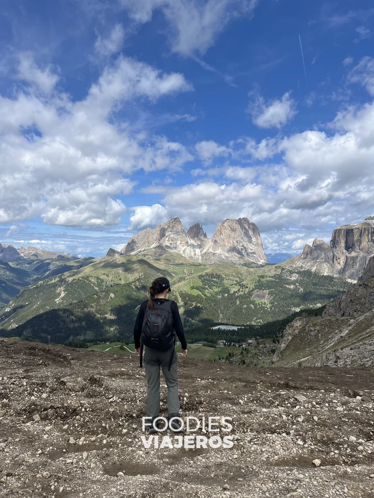 Vistas de montaña durante la subida desde Passo Pordoi