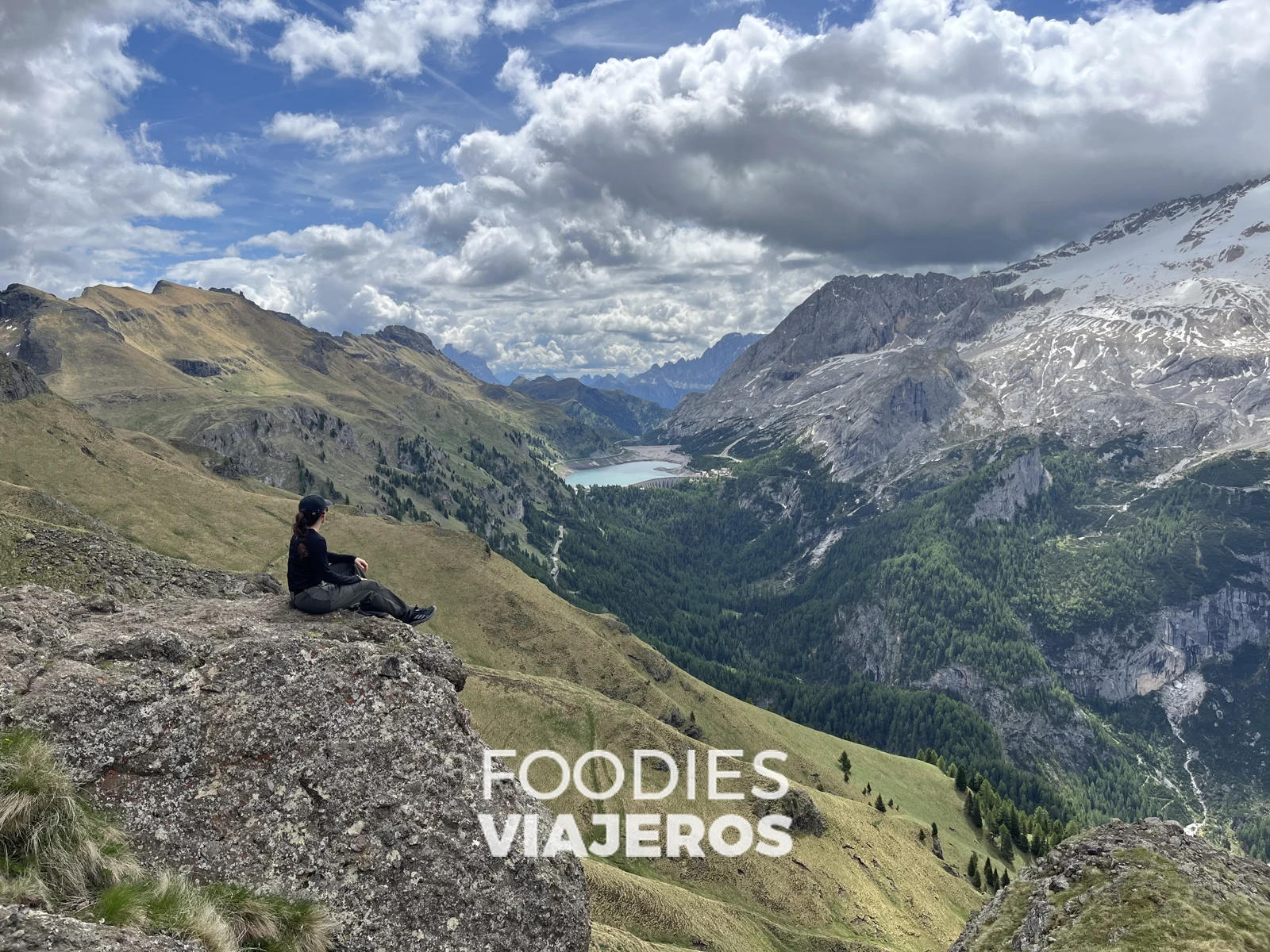 Vistas al lago Fedaia desde Viel dal Pan